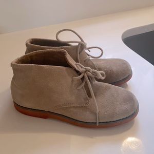 Boys size 1 lace up chukka boot/shoe